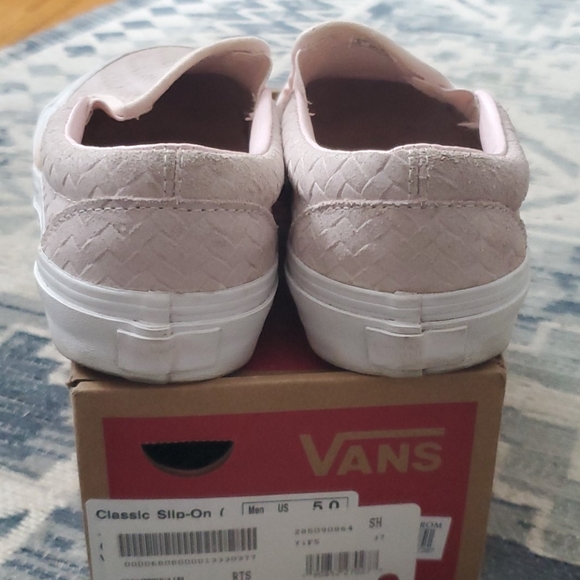Vans - Picture 3 of 6